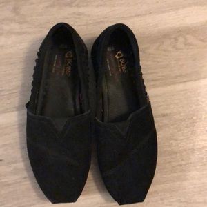 Bob’s size 7.5 black shoe